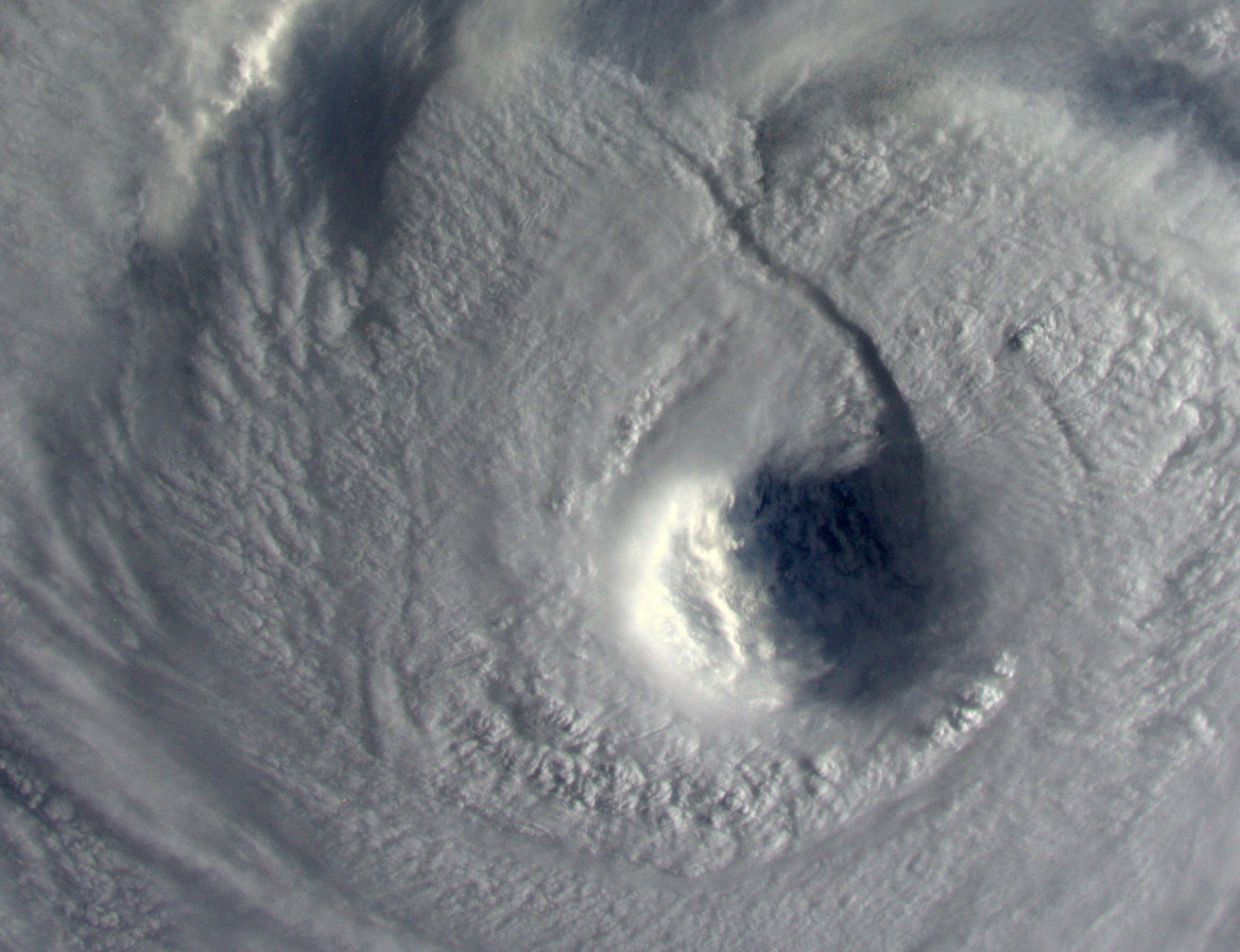 Astronauts See Typhoon Neoguri's Power from Space (Photos)